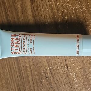 NEW Stone Street Soaphouse Geranimo Wholesome Body Scrub 100 mL Geranium Pumice